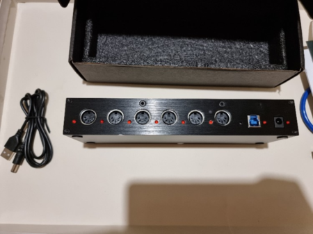 MIDI HUB-8 BOX - DOREMiDi MIDI HUB-8 BOX - DOREMiDi